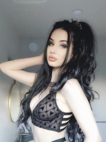 Тиффани Невероятная Блондинка